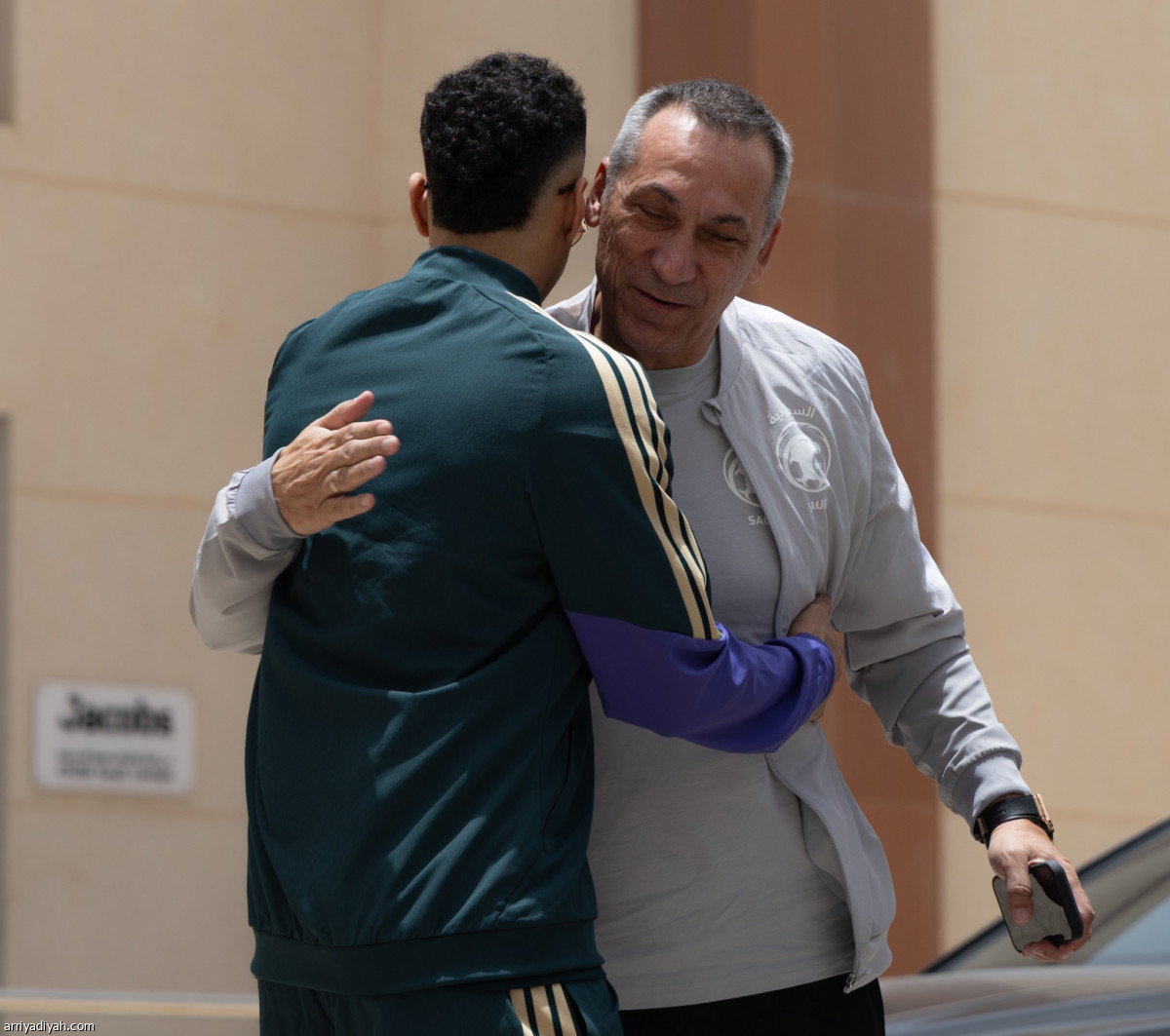 المنتخب إلى نيويورك