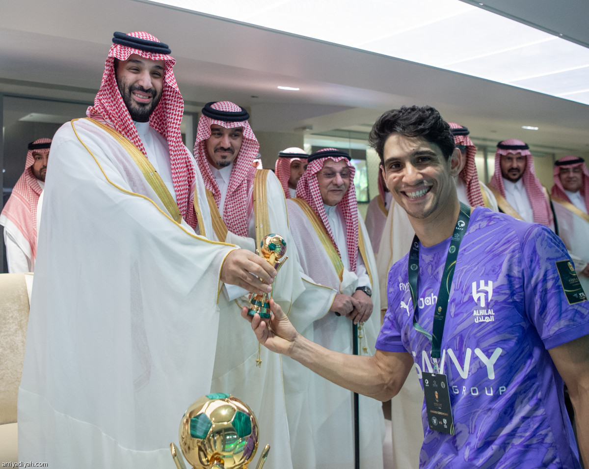 ولي العهد يتوج الأبطال