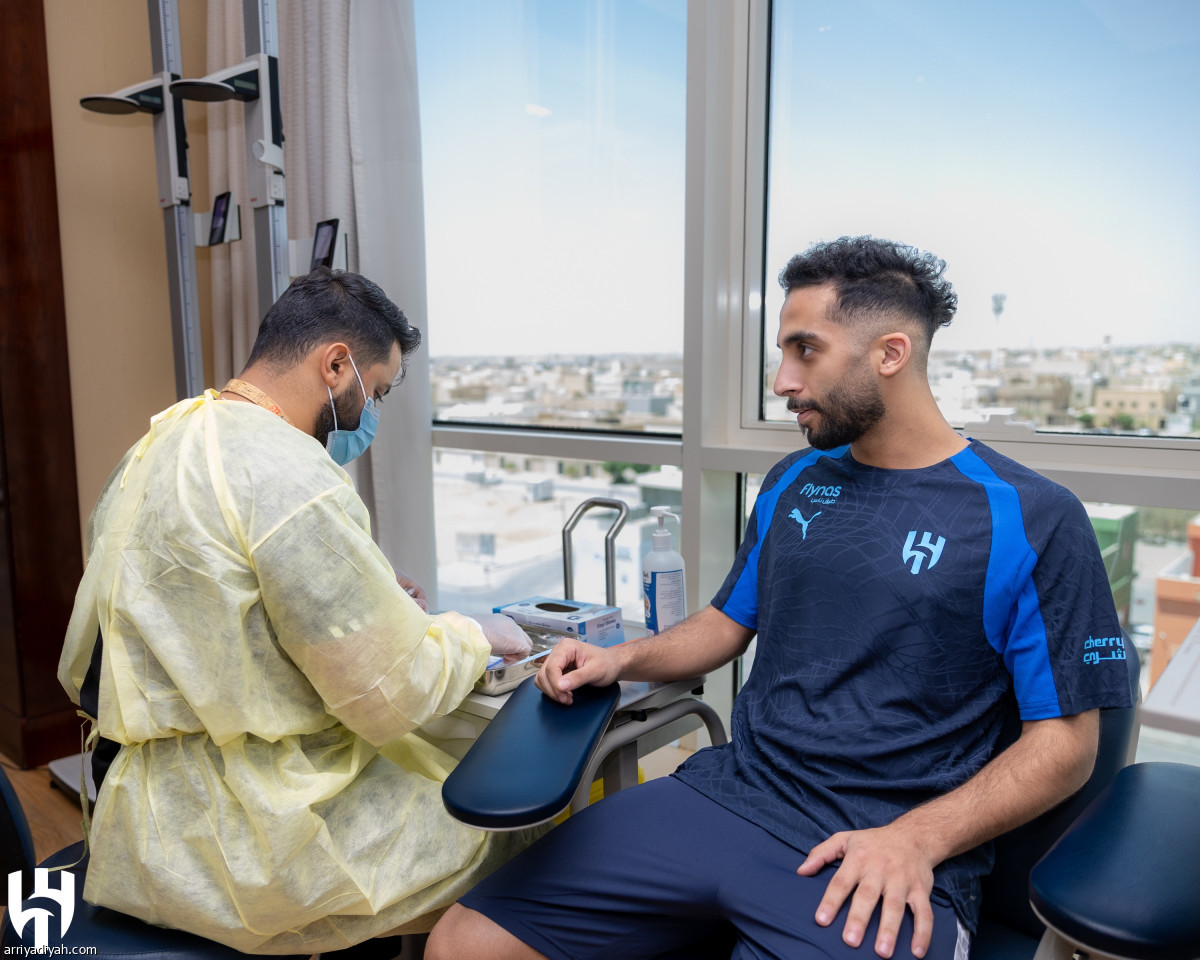 الهلال يفحص