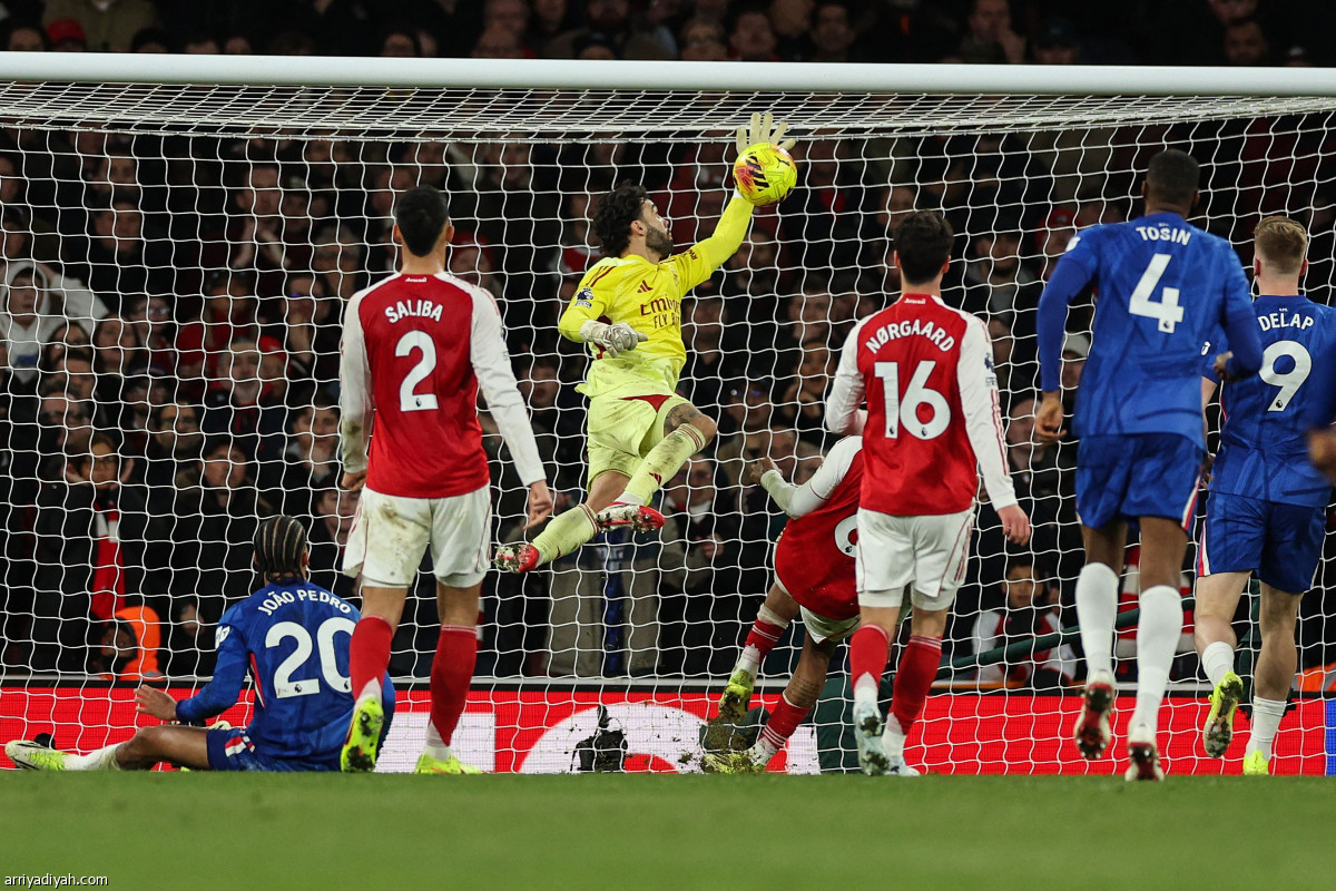 أرسنال يعزز الصدارة