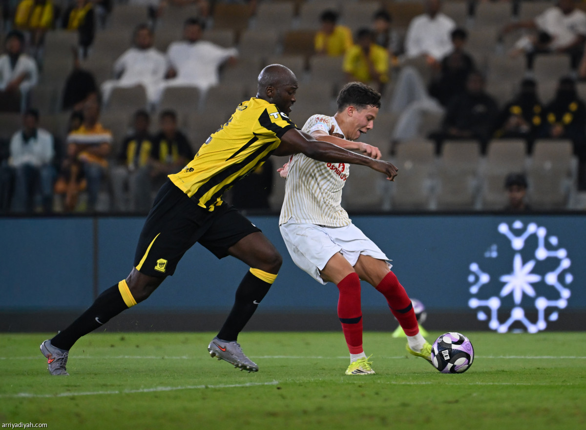 الاتحاد يخطف الفوز