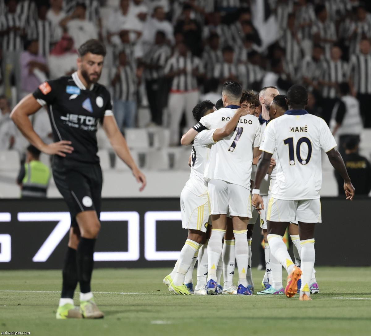 النصر يستفيق بالأربعة