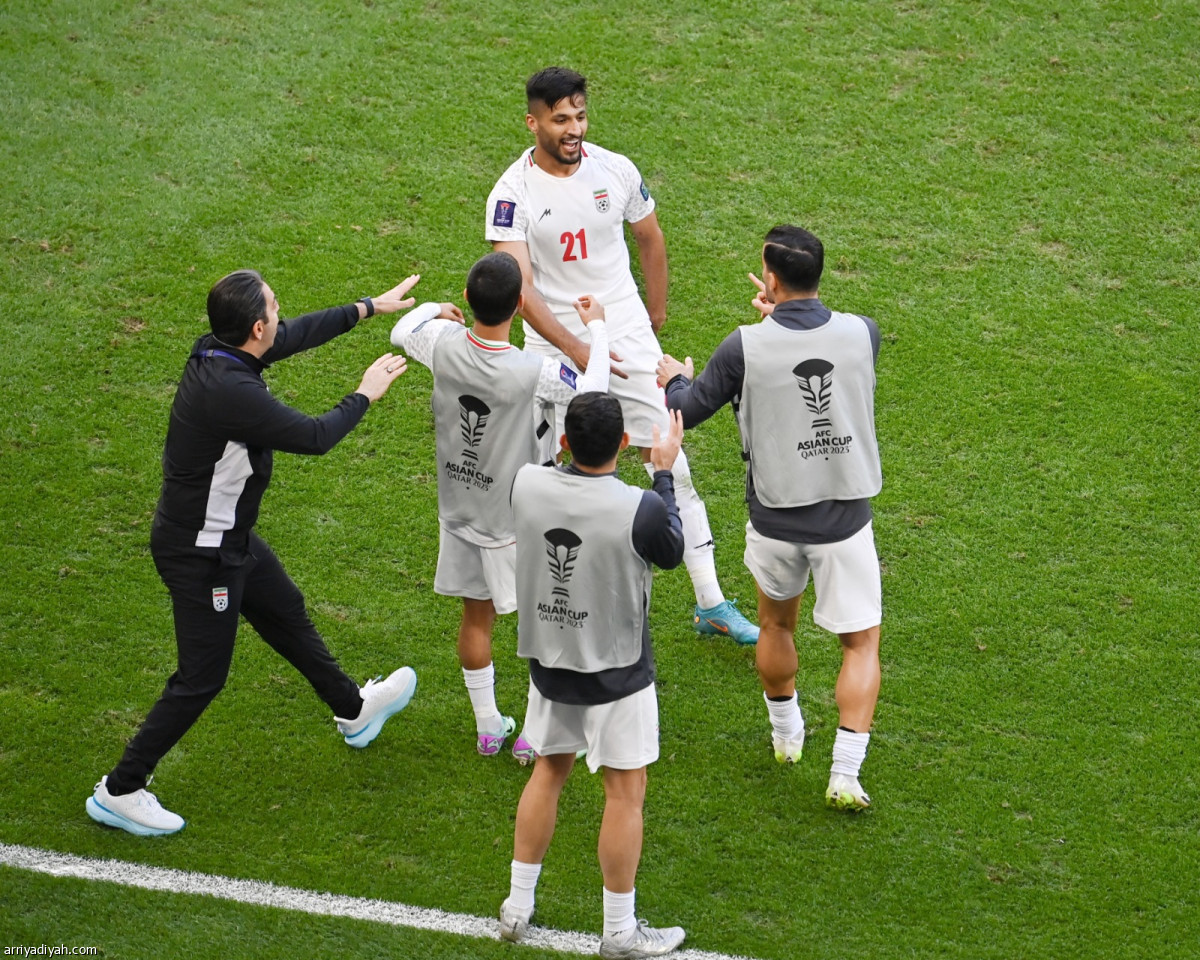 إيران تعبر