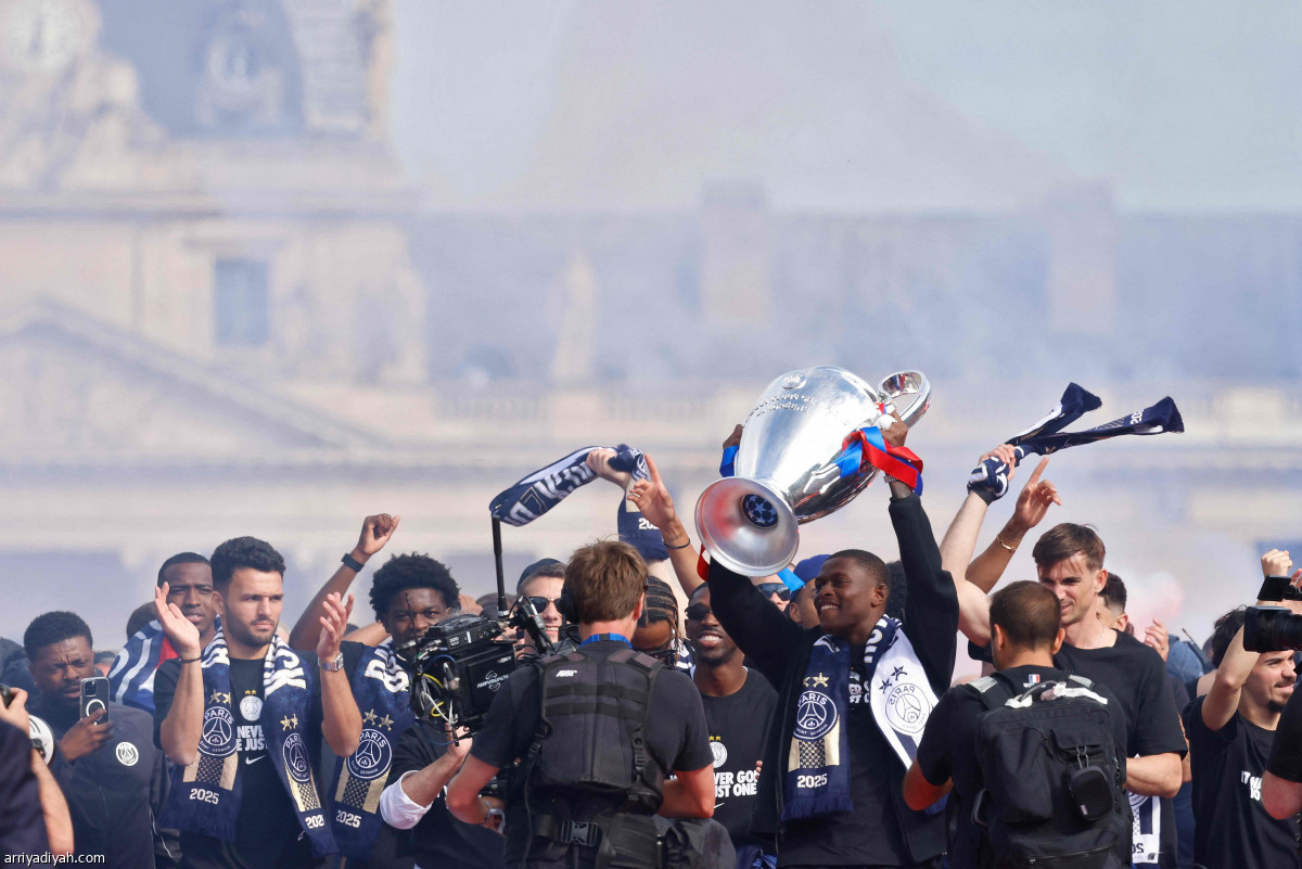 البطل يحتفل