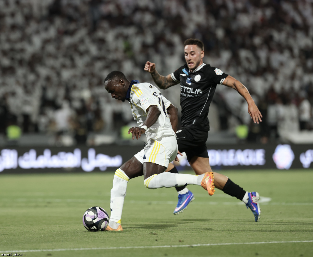 النصر يستفيق بالأربعة