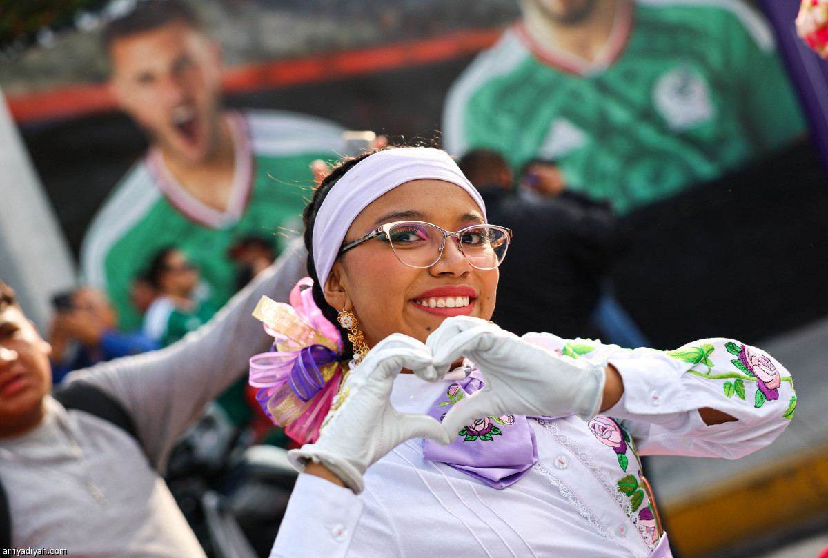 الجماهير تتوافد