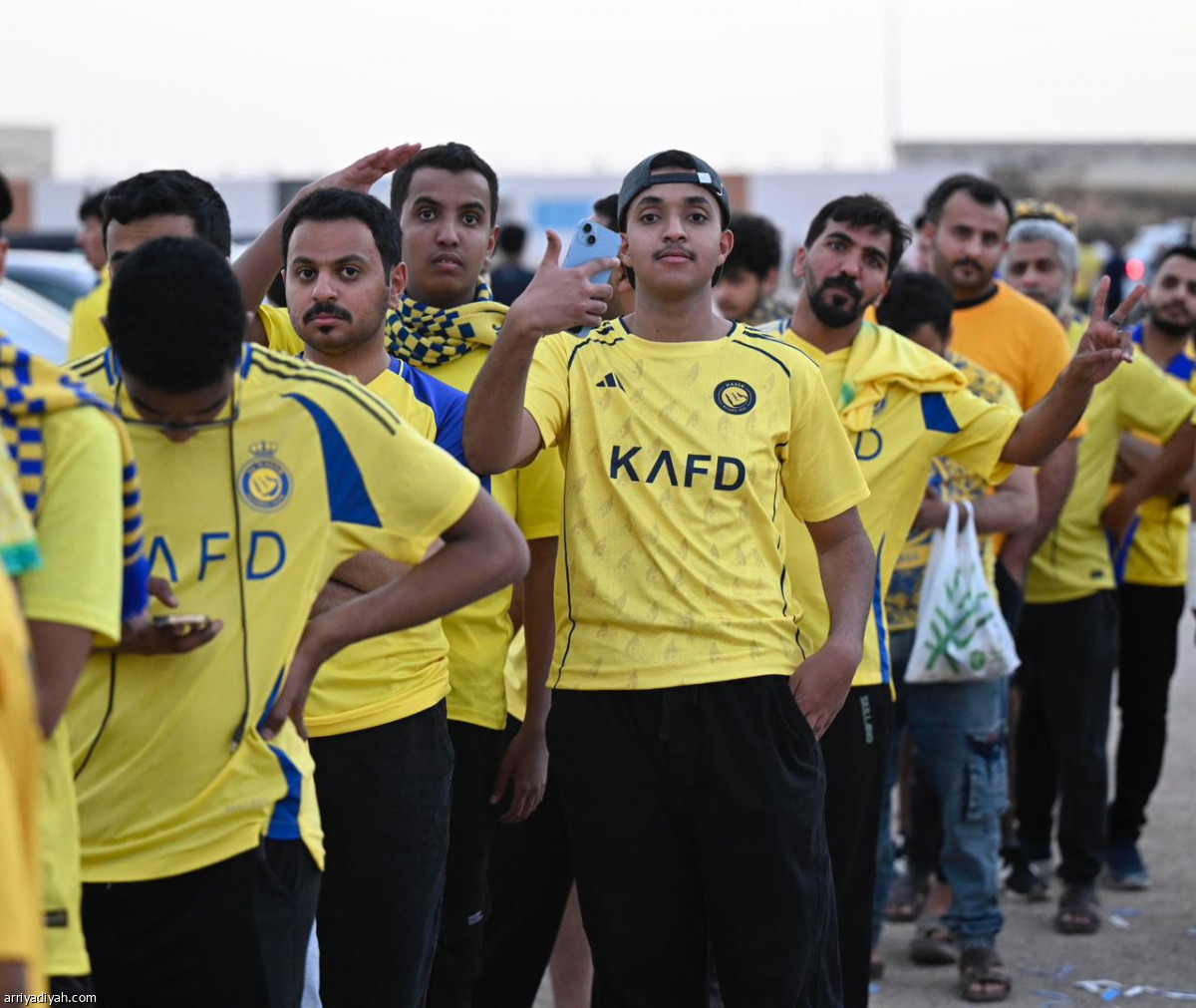 توافد أصفر