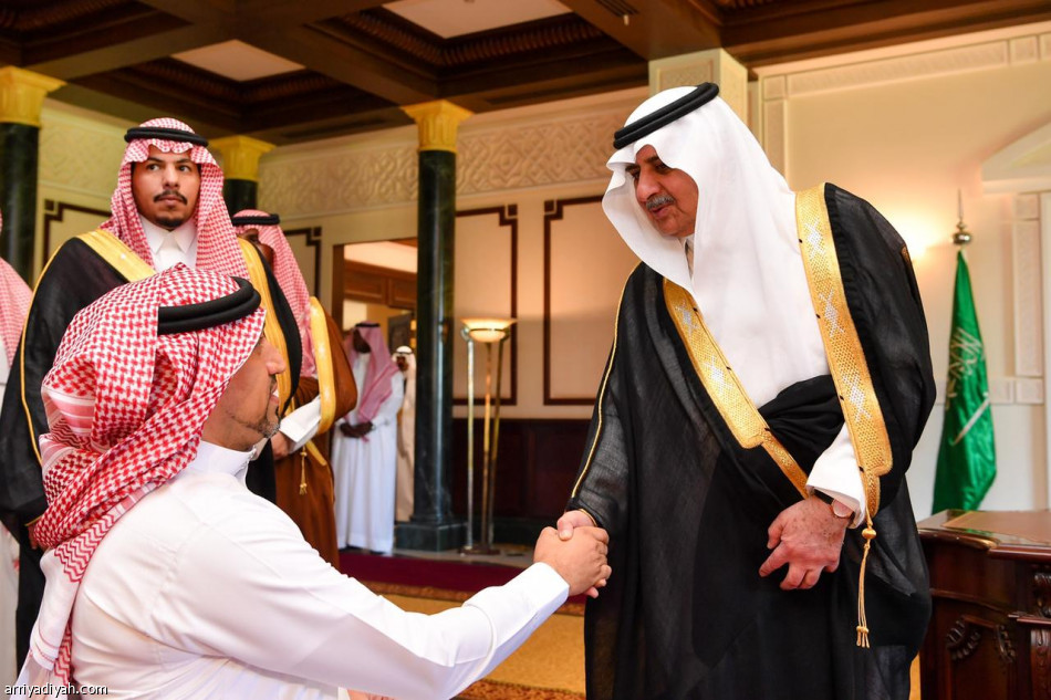 أمير تبوك يلتقي المشاركين في بطولة «البوتشيا»